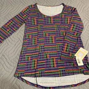 NWT LulaRoe Lynnae top, S, hi-low